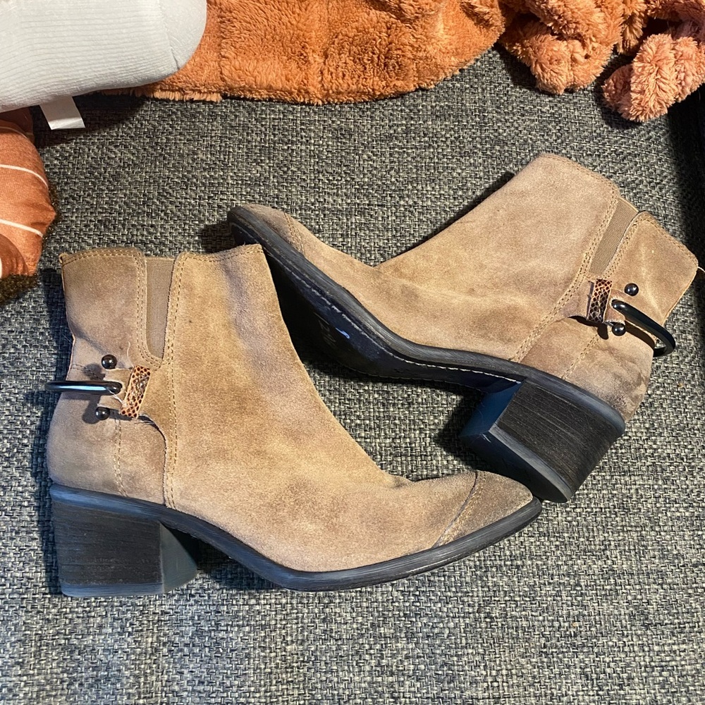 Donald J Pliner DIGG Western Couture Collection Distressed Suede Boots